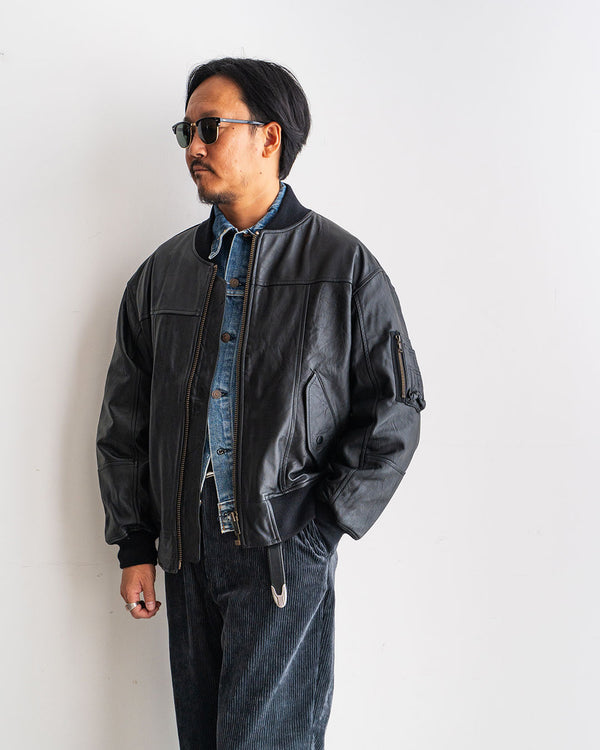 『MA-1』をベースにした絶妙なシルエット。