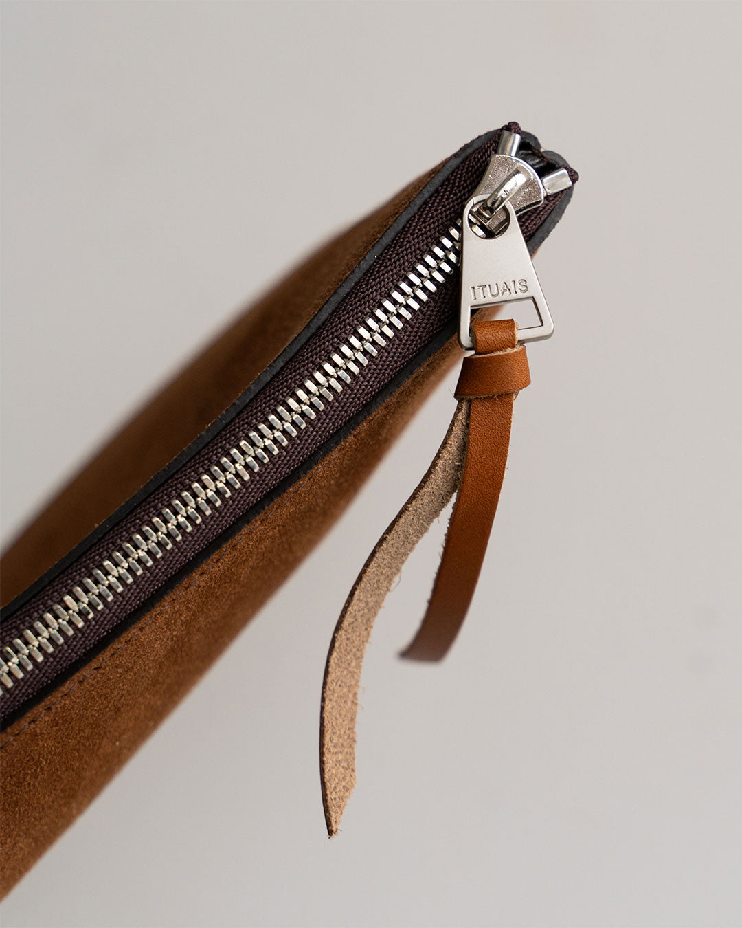 ② Brown / Black