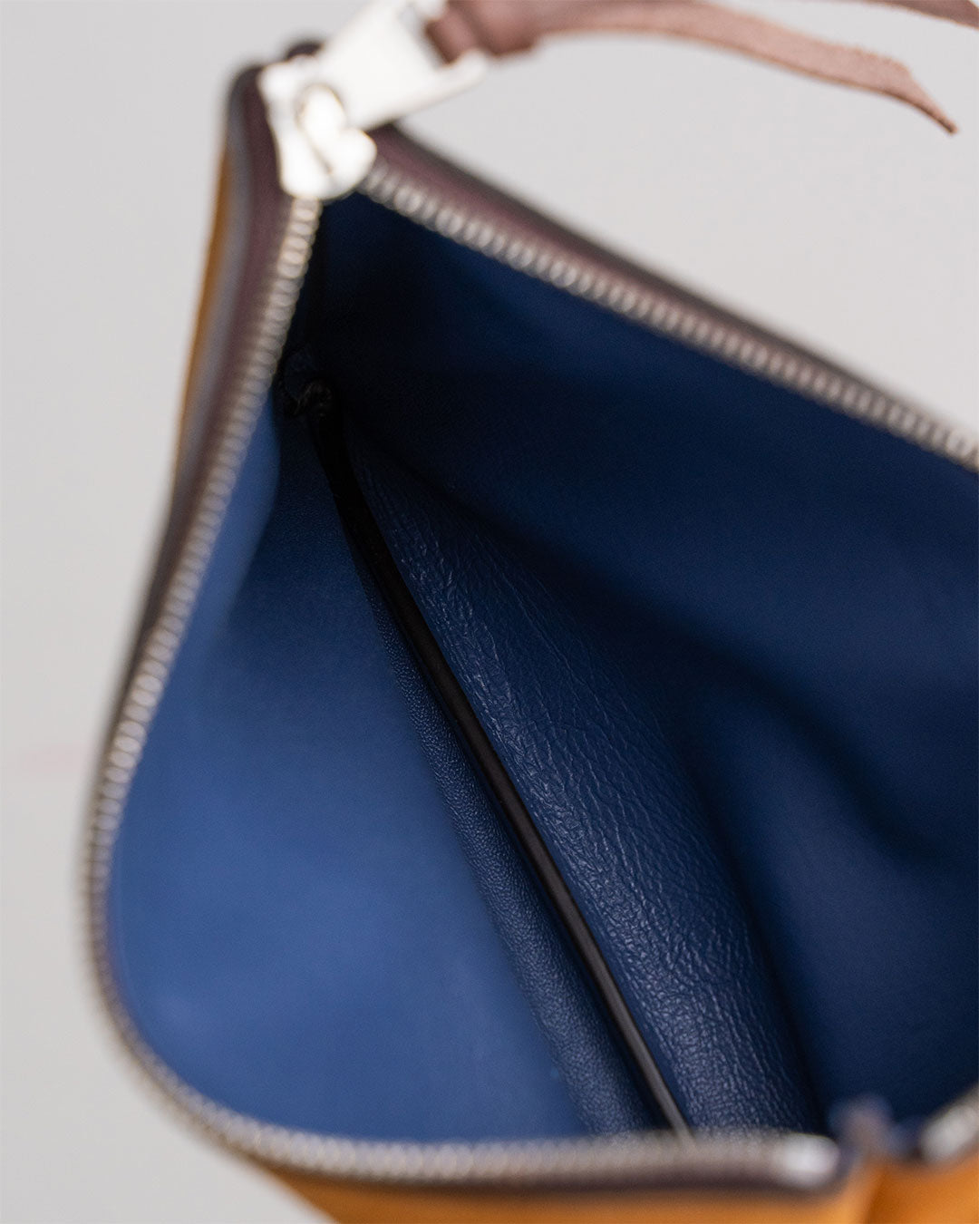 ① Camel / Blue