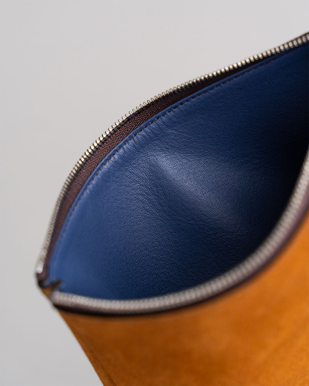 ① Camel / Blue