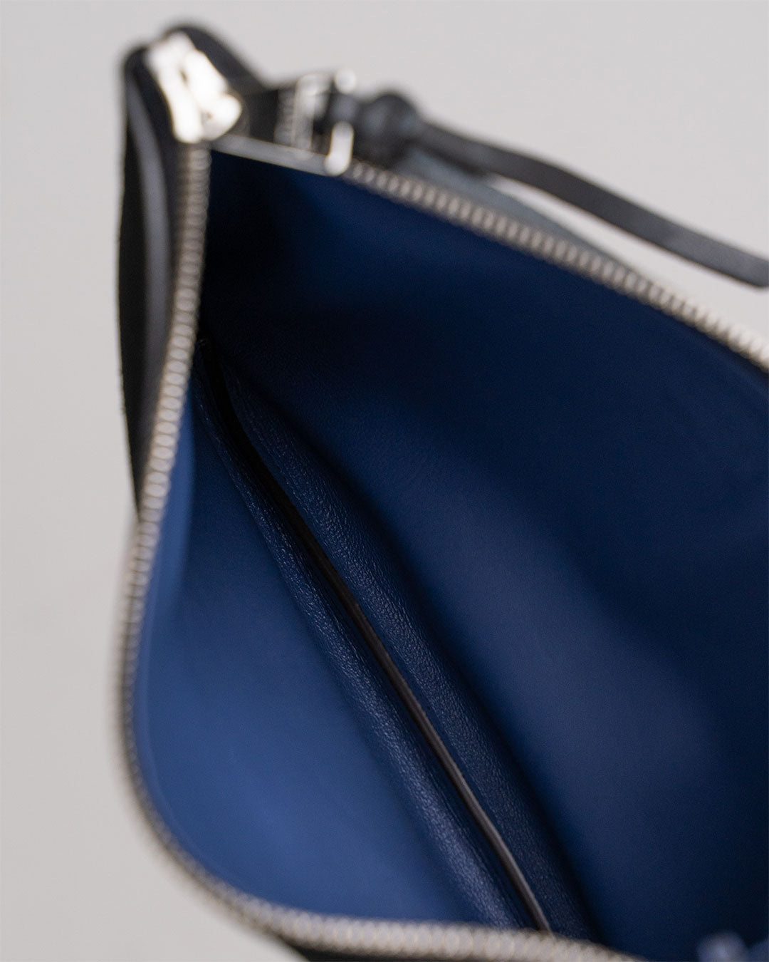 ④ Black / Blue